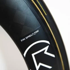 PRO TeXtreme 3-Spoke Tubular Front Wheel - Rim Brake 18 PRO TeXtreme 3-Spoke Tubular Front Wheel - Rim Brake -Racercykler Elegant Butik 8T1A0094