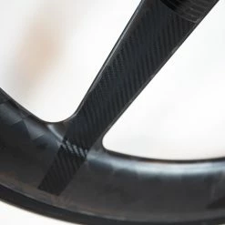 PRO TeXtreme 3-Spoke Tubular Front Wheel - Rim Brake 23 PRO TeXtreme 3-Spoke Tubular Front Wheel - Rim Brake -Racercykler Elegant Butik 8T1A0150