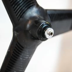 PRO TeXtreme 3-Spoke Tubular Front Wheel - Rim Brake 19 PRO TeXtreme 3-Spoke Tubular Front Wheel - Rim Brake -Racercykler Elegant Butik 8T1A0151