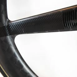 PRO TeXtreme 3-Spoke Tubular Front Wheel - Rim Brake 30 PRO TeXtreme 3-Spoke Tubular Front Wheel - Rim Brake -Racercykler Elegant Butik 8T1A0161