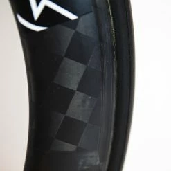 PRO TeXtreme 3-Spoke Tubular Front Wheel - Rim Brake 29 PRO TeXtreme 3-Spoke Tubular Front Wheel - Rim Brake -Racercykler Elegant Butik 8T1A0178