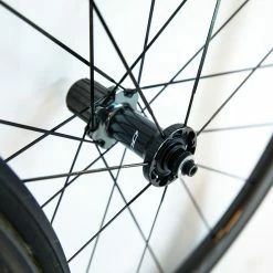 Shimano Dura-Ace C40 R9100 Tubular Wheelset - Rim Brake 18 Shimano Dura-Ace C40 R9100 Tubular Wheelset - Rim Brake -Racercykler Elegant Butik 8T1A0275