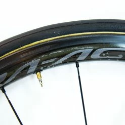 Shimano Dura-Ace C40 R9100 Tubular Wheelset - Rim Brake 26 Shimano Dura-Ace C40 R9100 Tubular Wheelset - Rim Brake -Racercykler Elegant Butik 8T1A0379