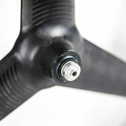 PRO TeXtreme 3-Spoke Tubular Front Wheel - Rim Brake 7 PRO TeXtreme 3-Spoke Tubular Front Wheel - Rim Brake -Racercykler Elegant Butik 8T1A9690