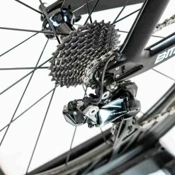 BMC Timemachine 01 - 56 - Dura-Aca Di2 - Luca Coati - Team Qhubeka 43 BMC Timemachine 01 - 56 - Dura-Aca Di2 - Luca Coati - Team Qhubeka -Racercykler Elegant Butik DSC01054 c0de8d99 4f8b 4ba0 a69a 5eb603c76276