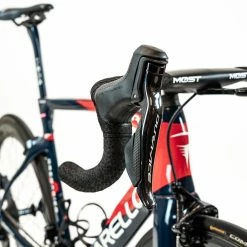 Pinarello Dogma F X-Light - Geoghegan Hart - 55 - Dura-Ace DI2 - Team Ineos Grenadiers 41 Pinarello Dogma F X-Light - Geoghegan Hart - 55 - Dura-Ace DI2 - Team Ineos Grenadiers -Racercykler Elegant Butik DSC04003 40744bde cb31 4c0a 83d8 480149d44431