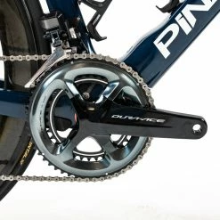 Pinarello Dogma F X-Light - Plapp - 56 - Dura-Ace DI2 - Team Ineos Grenadiers 33 Pinarello Dogma F X-Light - Plapp - 56 - Dura-Ace DI2 - Team Ineos Grenadiers -Racercykler Elegant Butik DSC04146 a3436f9f 5270 46cf a964 7832e2d78d6d