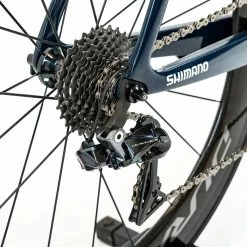 Pinarello Dogma F X-Light - Plapp - 56 - Dura-Ace DI2 - Team Ineos Grenadiers 34 Pinarello Dogma F X-Light - Plapp - 56 - Dura-Ace DI2 - Team Ineos Grenadiers -Racercykler Elegant Butik DSC04148 eca2dcb8 f89a 4ba6 90ee 8e6c82a9816f