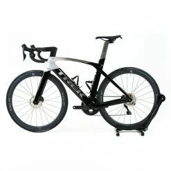 Trek Madone SLR 7 Gen 6 - Ultegra Di2 12 Speed 27 Trek Madone SLR 7 Gen 6 - Ultegra Di2 12 Speed -Racercykler Elegant Butik DSC05859 34102680 dbfb 43aa 9240 f839530bfc46