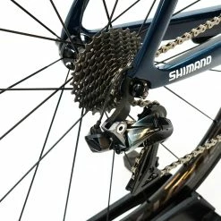 Pinarello Dogma F X-Light - Kwiatkowski - 53 - Dura-Ace DI2 - Ineos Grenadiers 41 Pinarello Dogma F X-Light - Kwiatkowski - 53 - Dura-Ace DI2 - Ineos Grenadiers -Racercykler Elegant Butik DSC06693 06028ae1 4f6d 479d 9bf8 8d2e237efa08