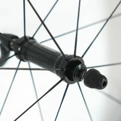 Hunt 82 Carbon Clincher/Tubeless - Aerodynamicist - Front Wheel -Racercykler Elegant Butik DSC08292