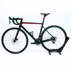 Colnago V3 Disc - 50 - SRAM Rival AXS - Black/Red 17 Colnago V3 Disc - 50 - SRAM Rival AXS - Black/Red -Racercykler Elegant Butik IMG 2557