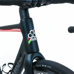 Colnago V3 Disc - 50 - SRAM Rival AXS - Black/Red 21 Colnago V3 Disc - 50 - SRAM Rival AXS - Black/Red -Racercykler Elegant Butik IMG 2568