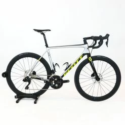 Scott Addict RC Pro Disc - 56/L - Shimano 105 Di2 - 12-speed