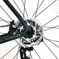 Colnago V3 Disc - 58s - SRAM Rival AXS - Black/Turqouise 20 Colnago V3 Disc - 58s - SRAM Rival AXS - Black/Turqouise -Racercykler Elegant Butik P1980491