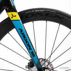 Argon 18 Gallium Pro Disc - M - Ultegra Di2 - Team Astana -Racercykler Elegant Butik Photo By Aaron Kiashek 14 afecfe7f 91a2 46bd a2dd 8a5a1051cd62