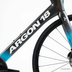 Argon 18 Nitrogen Pro Disc - L - Ultegra Di2 - Team Astana 41 Argon 18 Nitrogen Pro Disc - L - Ultegra Di2 - Team Astana -Racercykler Elegant Butik Photo By Aaron Kiashek 17 b017b7c8 c1e2 4f4c bf34 2317e9e9b6aa