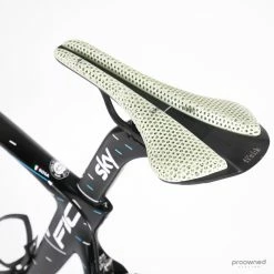 Pinarello Dogma F10 - 53 - Carbon Road Bike - Dura Ace Di2 - Team Sky 65 Pinarello Dogma F10 - 53 - Carbon Road Bike - Dura Ace Di2 - Team Sky -Racercykler Elegant Butik Photo By Aaron Kiashek 30 9e70cd5c f22d 4b0c 86b3 4866cc715ad8