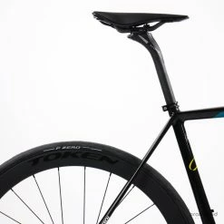 Argon 18 Gallium Pro Disc - M - Ultegra Di2 - Team Astana -Racercykler Elegant Butik Photo By Aaron Kiashek 3 0c5bb009 c1a3 423a ade1 1423f22b079c