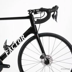 Factor O2 VAM Disc - Roadbike - Ultegra Di2 - 58 - M. Brändle - Israel Start-Up Nation -Racercykler Elegant Butik Photo By Aaron Kiashek 65