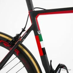 Colnago V3Rs - 54s - Campagnolo Super Record EPS 12-speed - UAE Team Emirates 32 Colnago V3Rs - 54s - Campagnolo Super Record EPS 12-speed - UAE Team Emirates -Racercykler Elegant Butik Photo By Aaron Kiashek 72 6078ac28 2e1e 4e96 8ef7 ab1b3eafd9b0