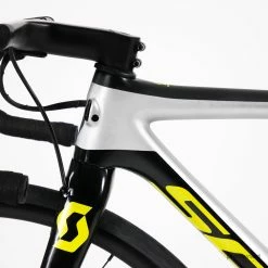 Scott Addict Disc RC Pro - 49 - Simon Yates - Ultegra Di2 43 Scott Addict Disc RC Pro - 49 - Simon Yates - Ultegra Di2 -Racercykler Elegant Butik Photo By Aaron Kiashek 74 31483c9d e315 42f5 af17 4505e57623db