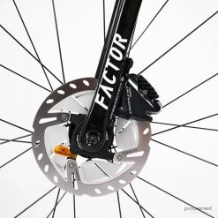 Factor O2 VAM Disc - Roadbike - Ultegra Di2 - 58 - M. Brändle - Israel Start-Up Nation -Racercykler Elegant Butik Photo By Aaron Kiashek 86